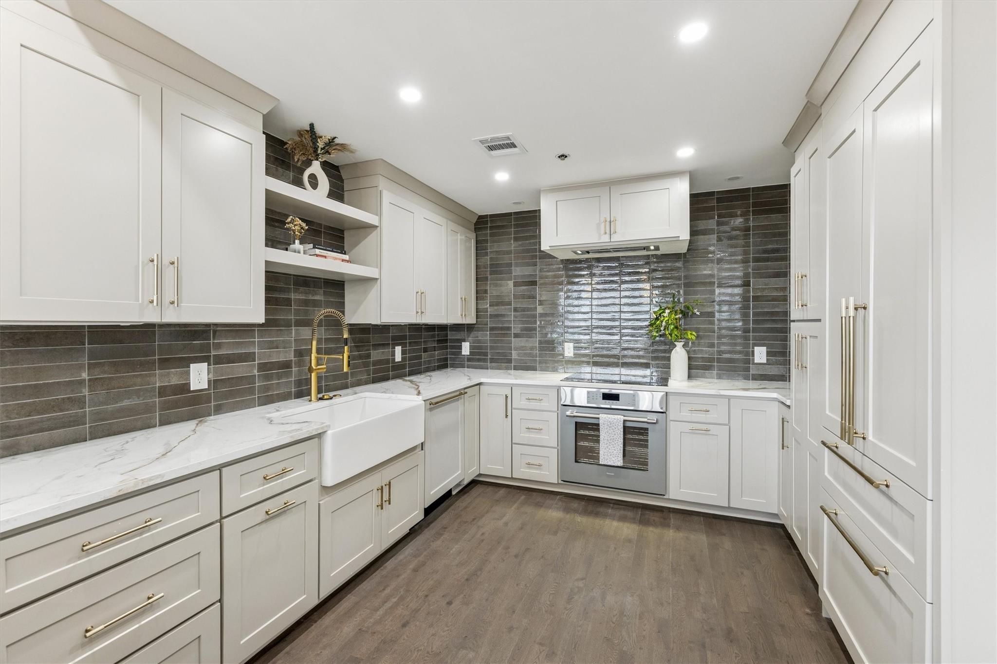 5555 Del Monte Drive # 1404