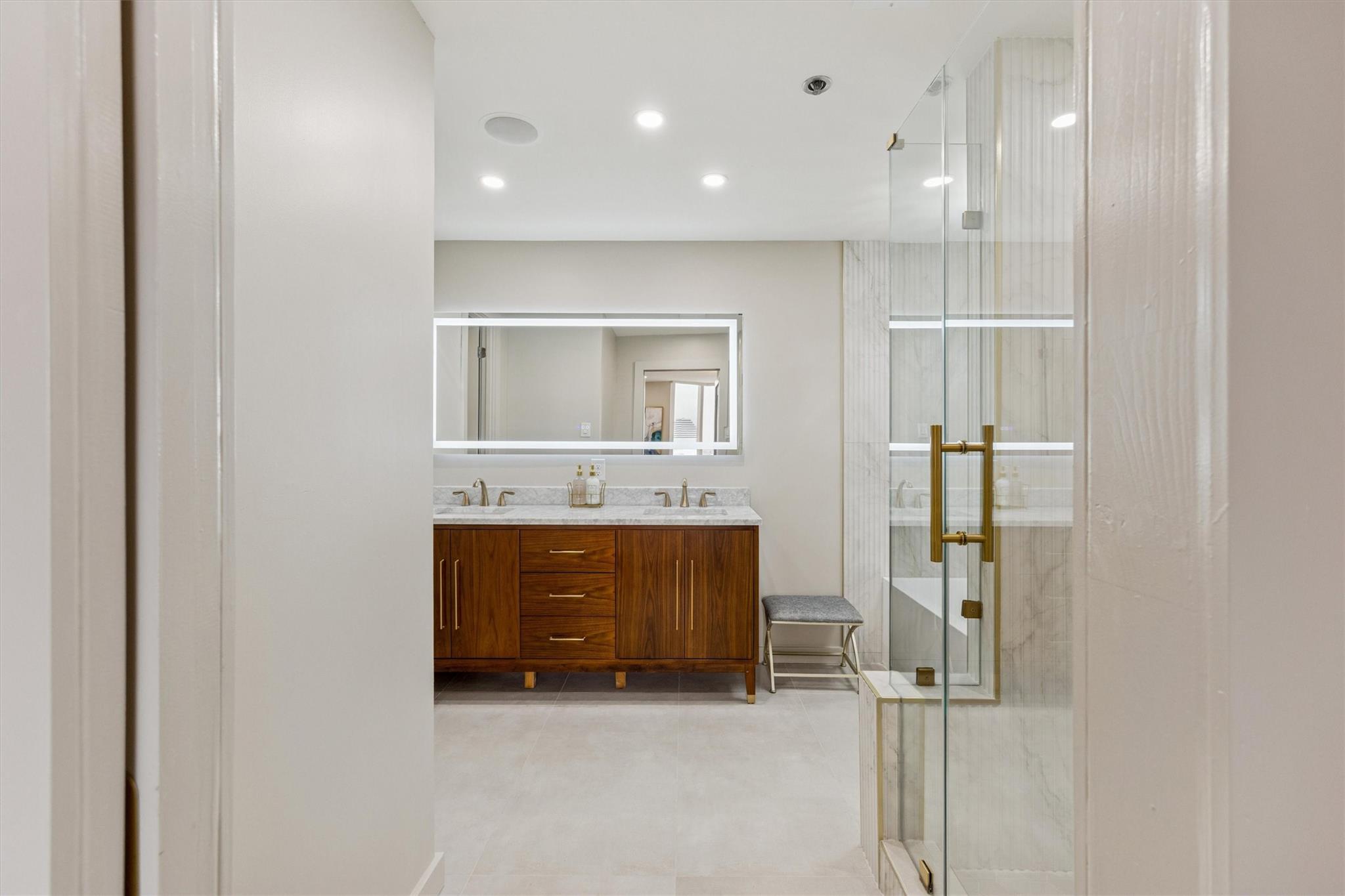 5555 Del Monte Drive # 1404