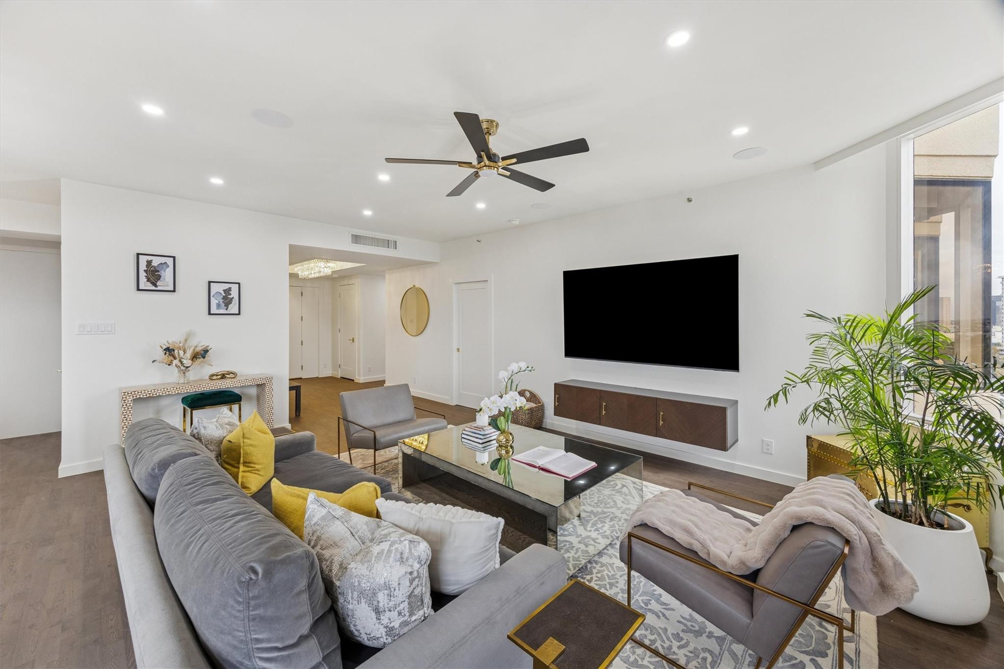 5555 Del Monte Drive # 1404