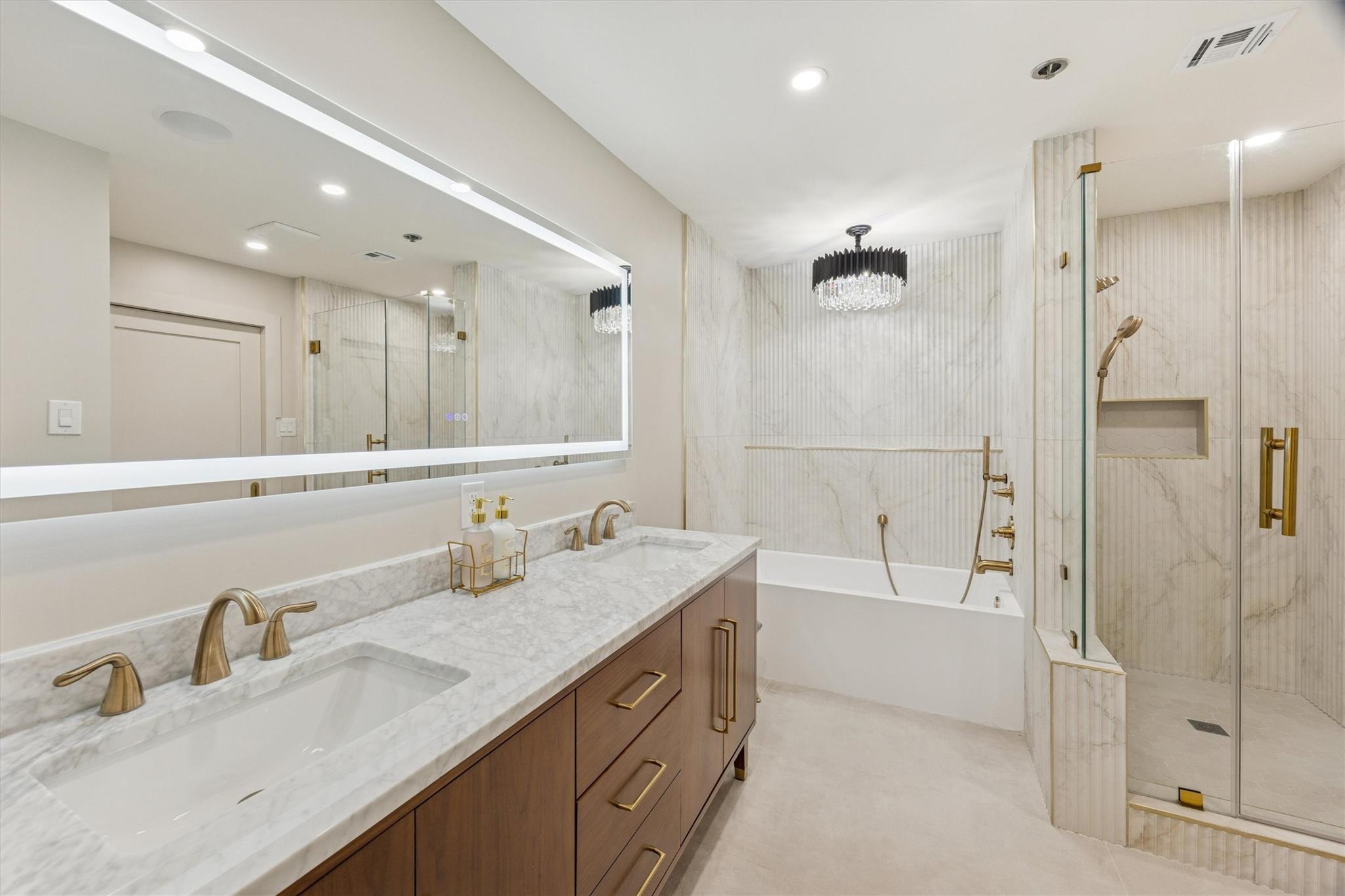 5555 Del Monte Drive # 1404