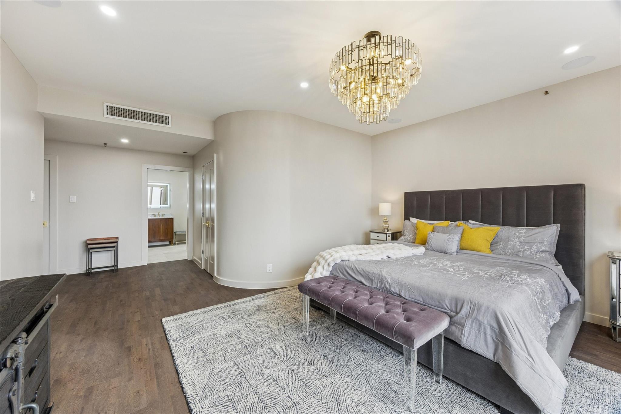 5555 Del Monte Drive # 1404