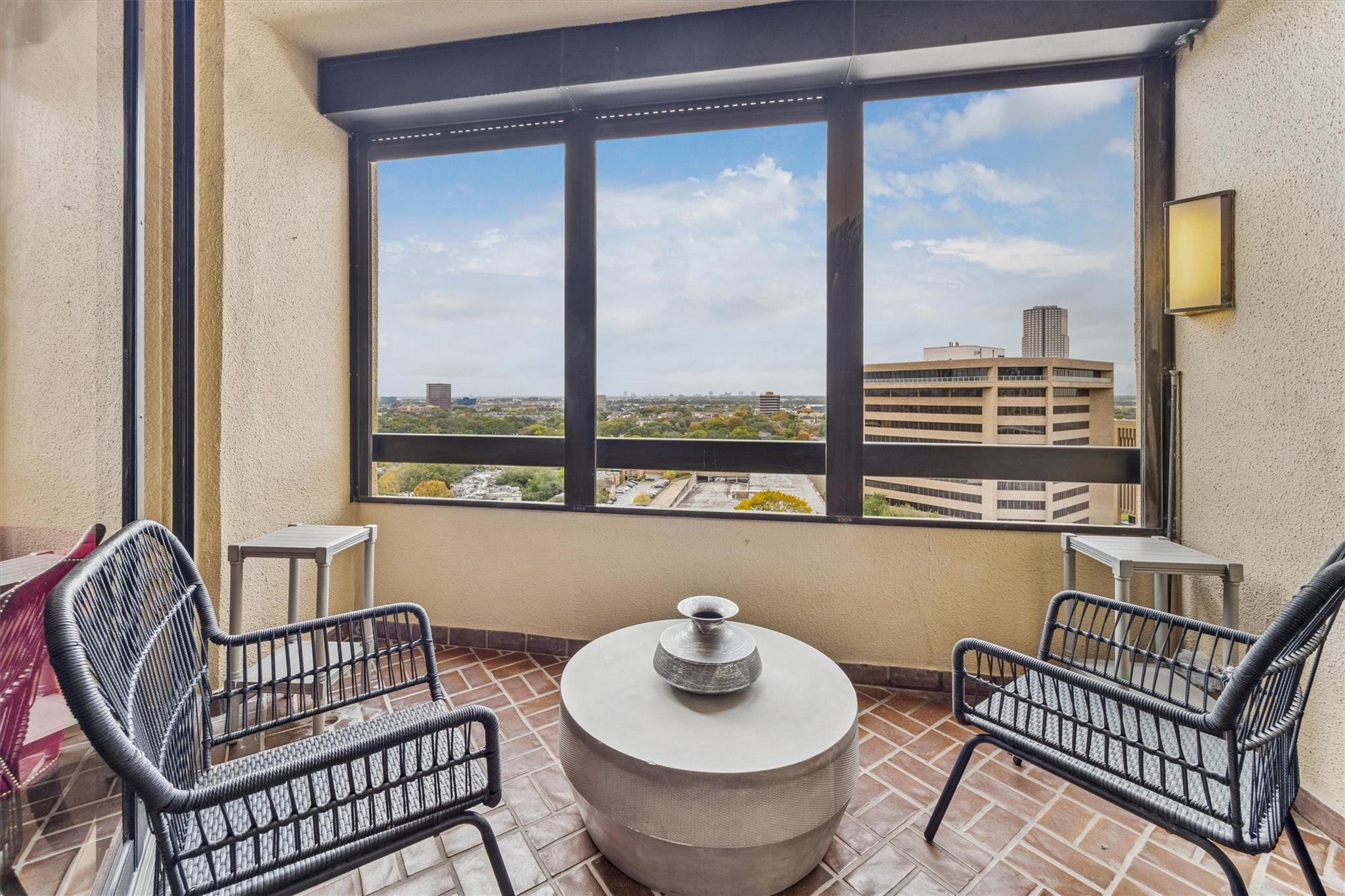 5555 Del Monte Drive # 1404