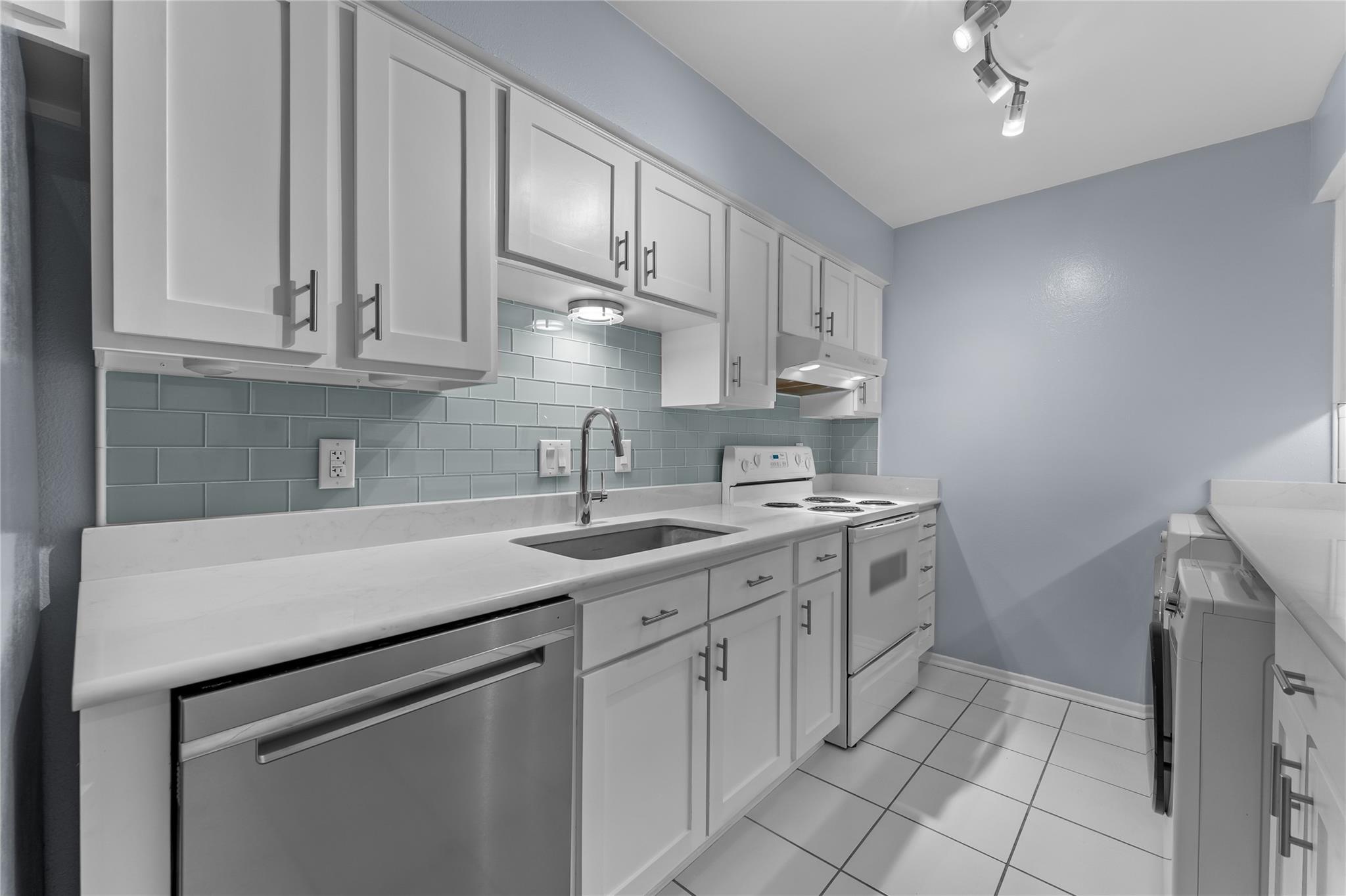 359 N Post Oak Lane # 221