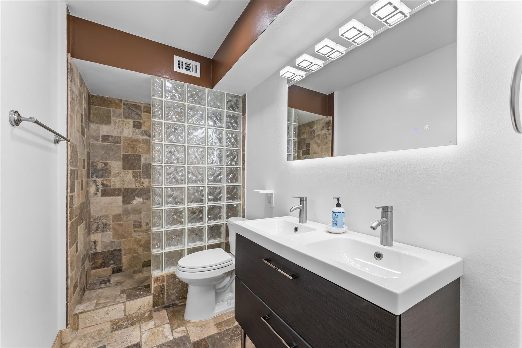 359 N Post Oak Lane # 221