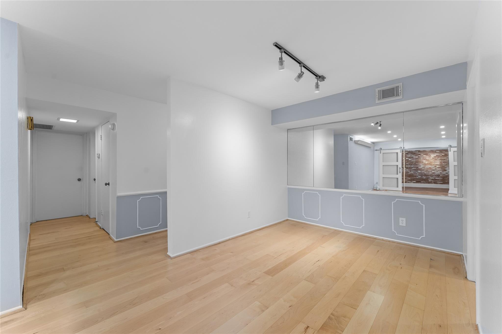 359 N Post Oak Lane # 221