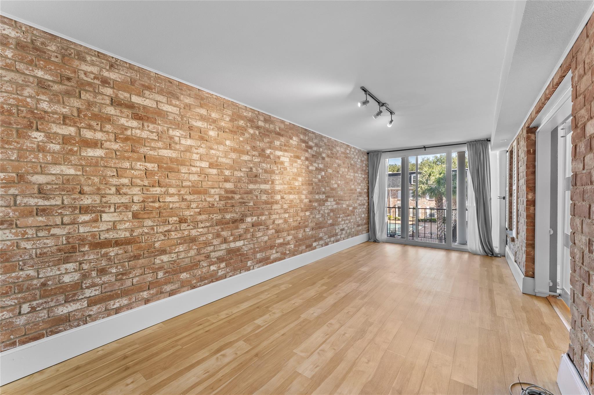 359 N Post Oak Lane # 221