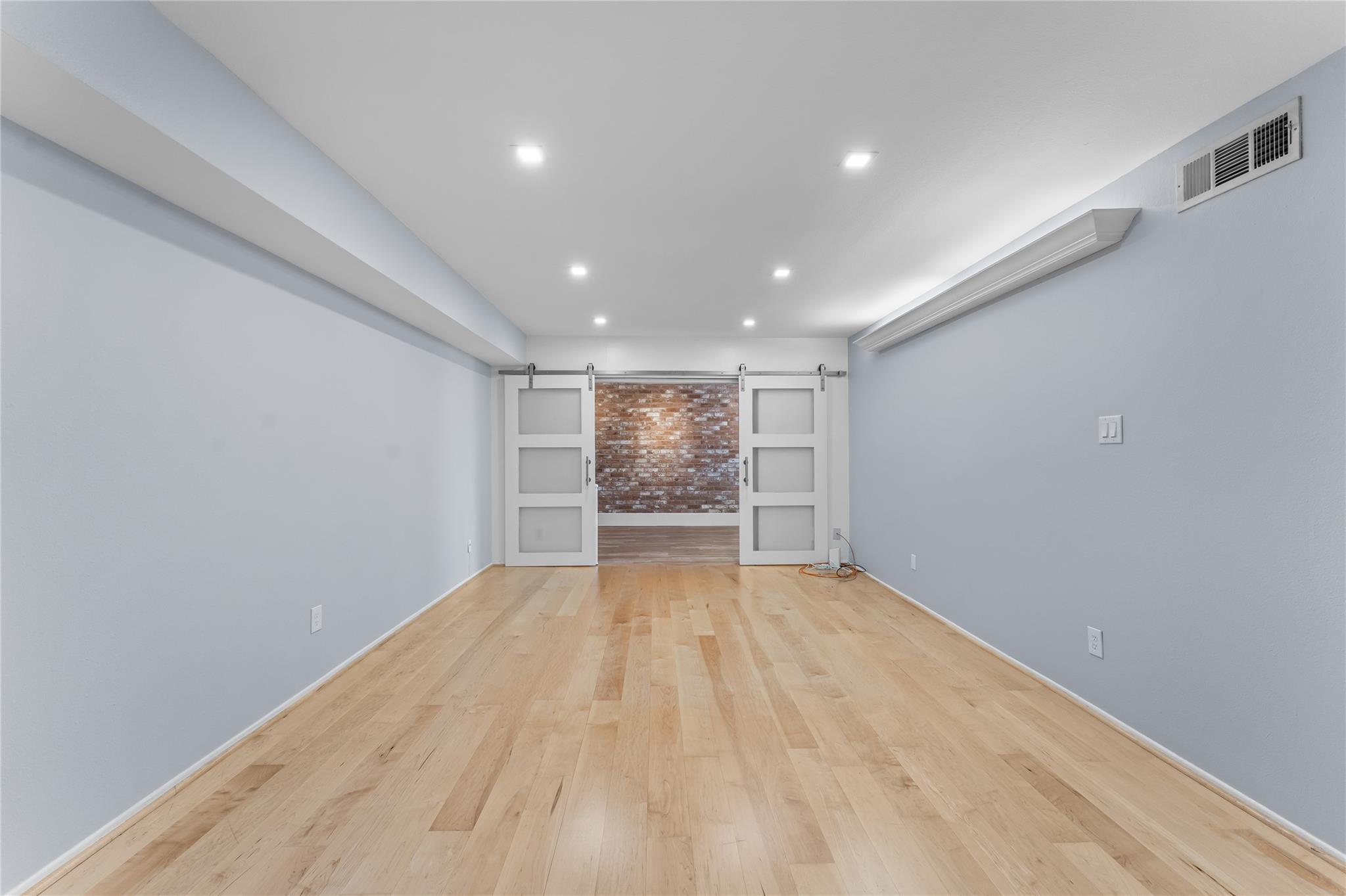 359 N Post Oak Lane # 221