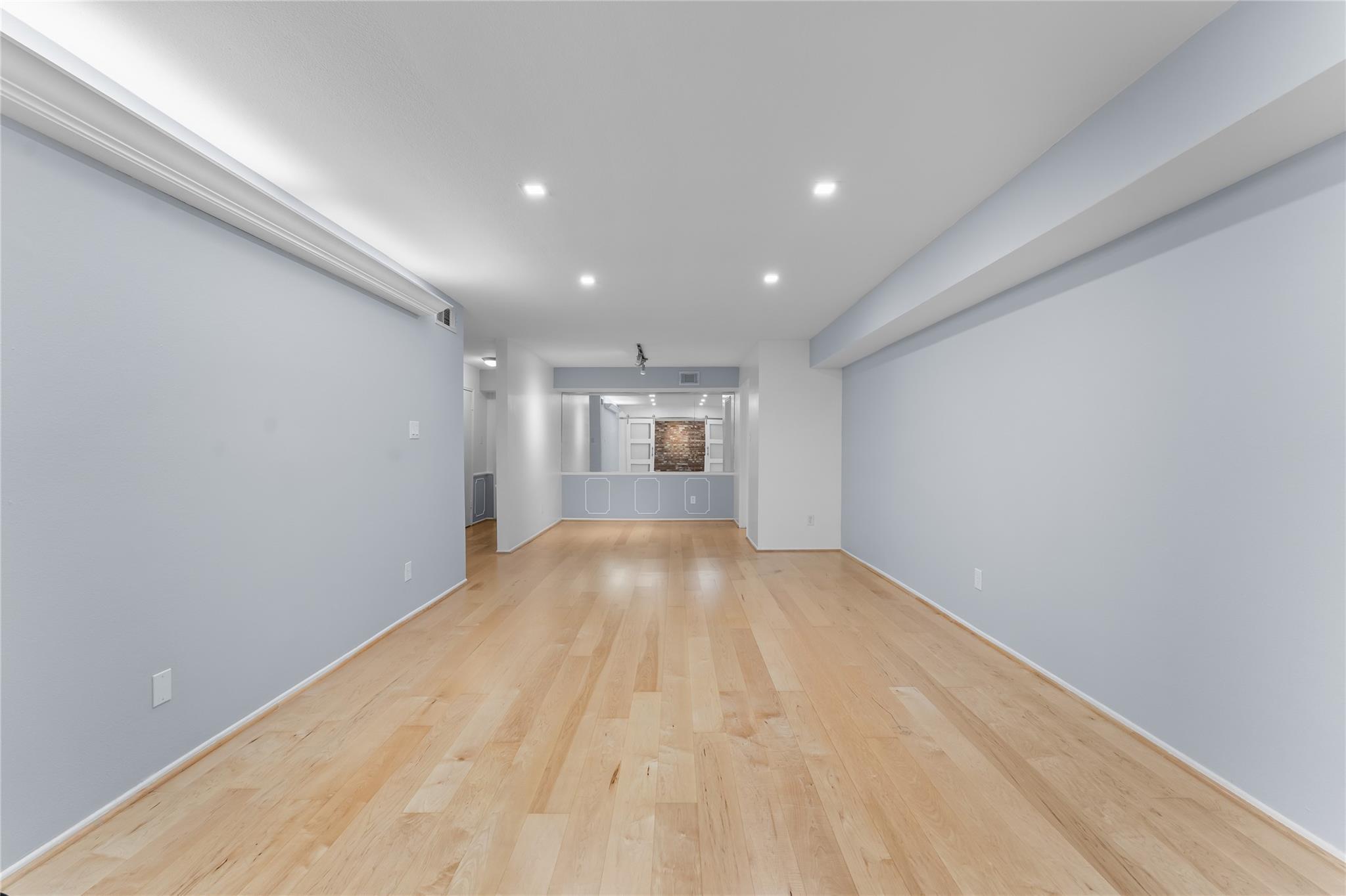 359 N Post Oak Lane # 221