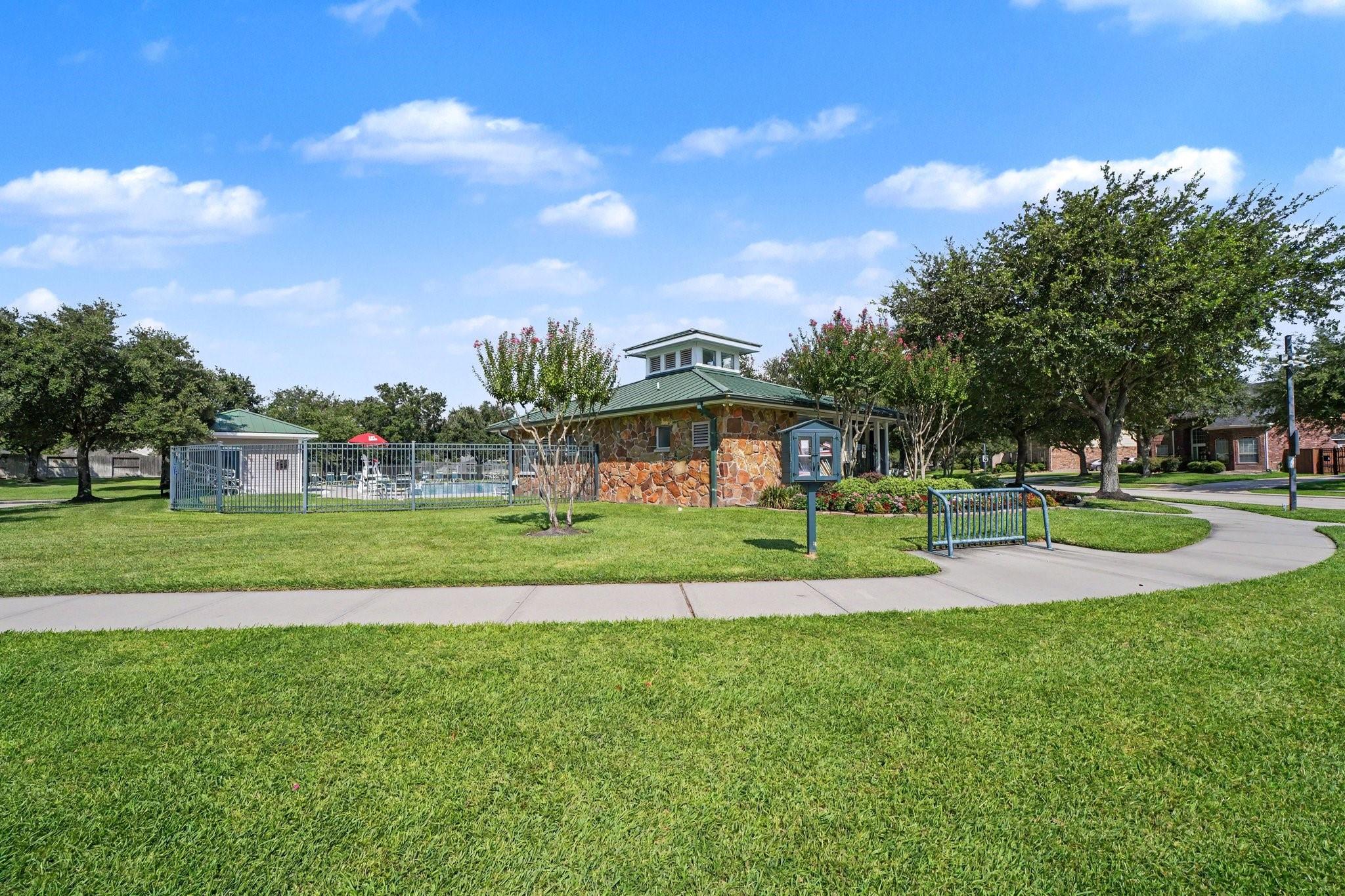 10047 Deer Track Court