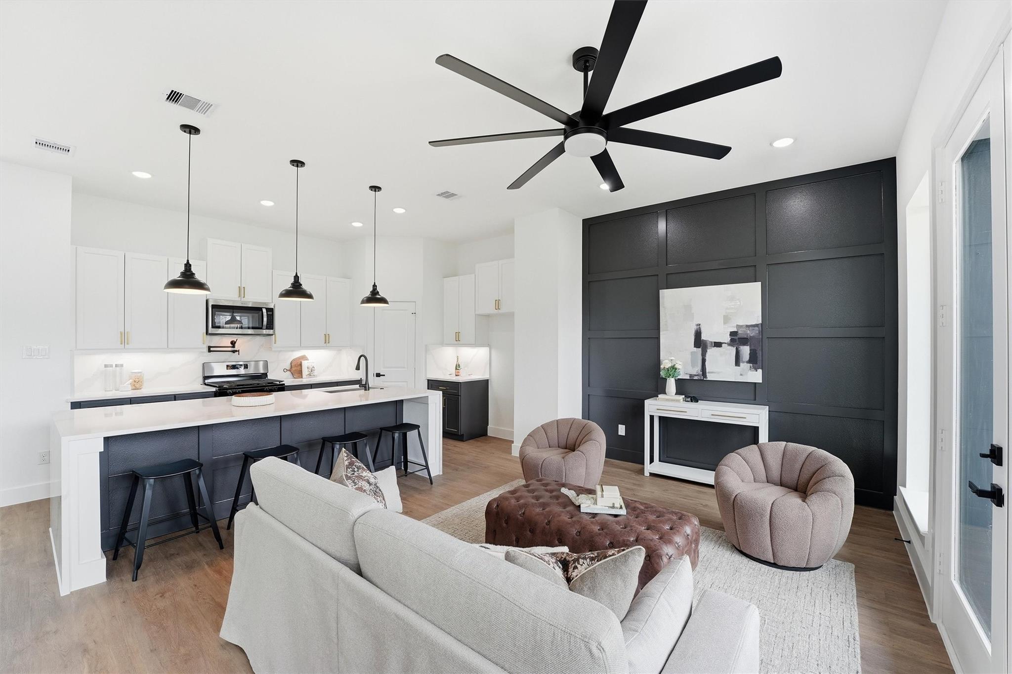 3612 Bastrop