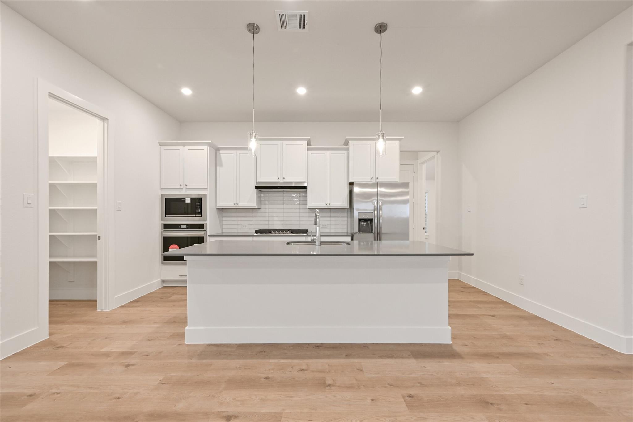 1536 Apache Heights Drive