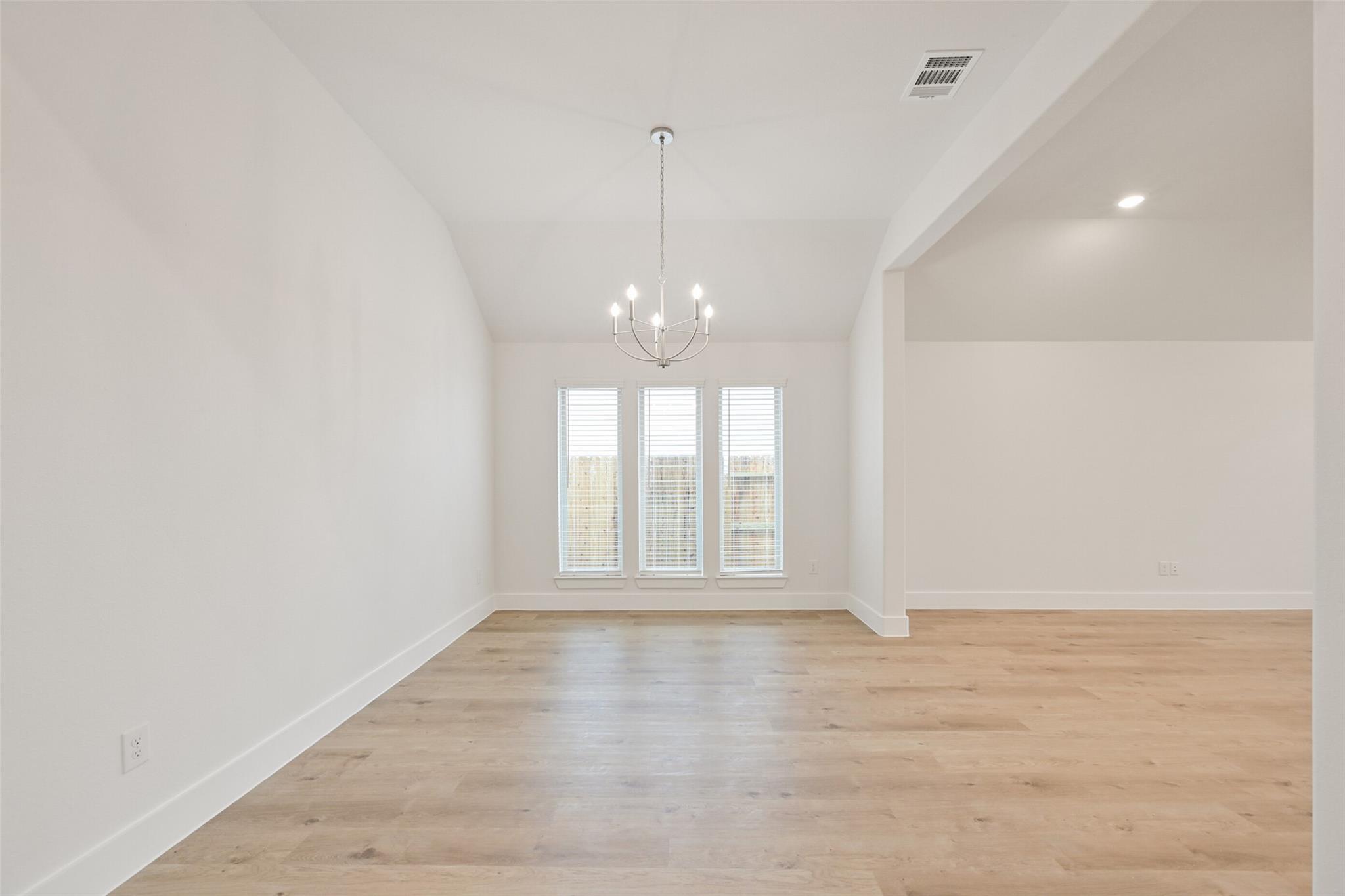1536 Apache Heights Drive