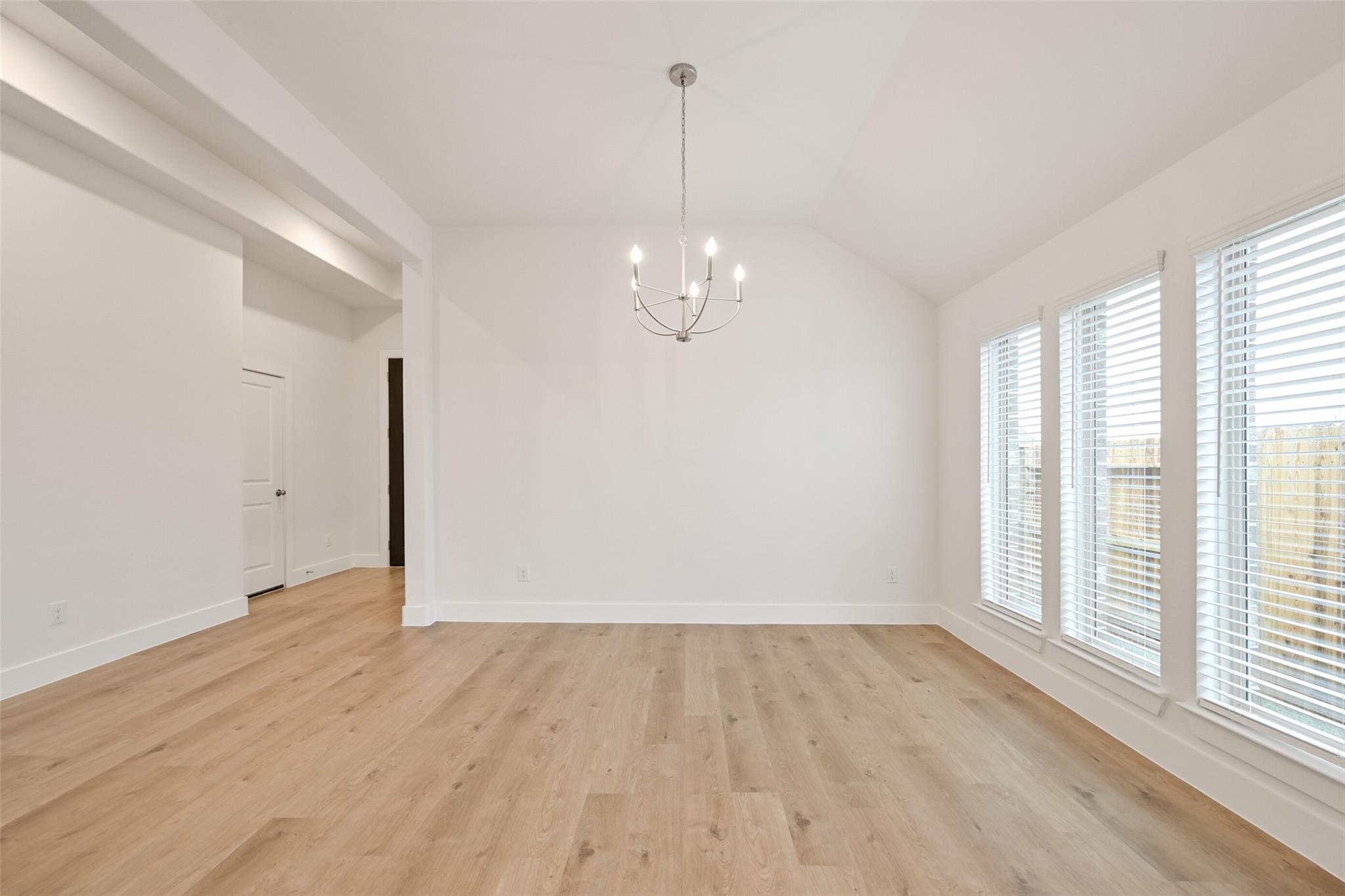 1536 Apache Heights Drive