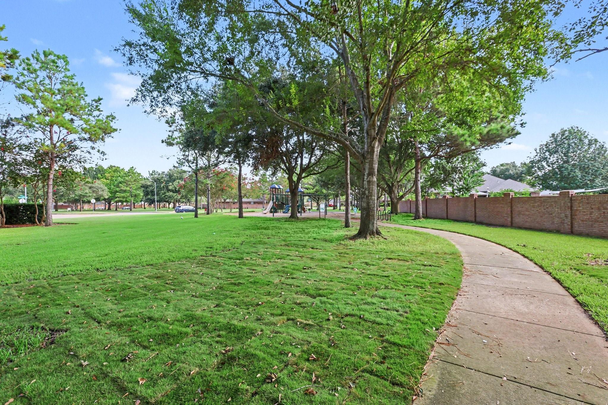 26922 Kingston Glen Lane