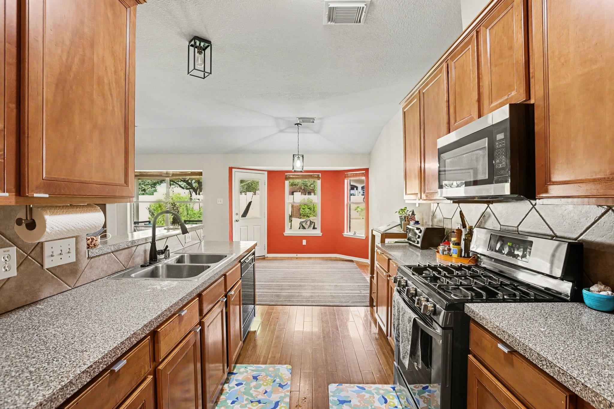 26922 Kingston Glen Lane