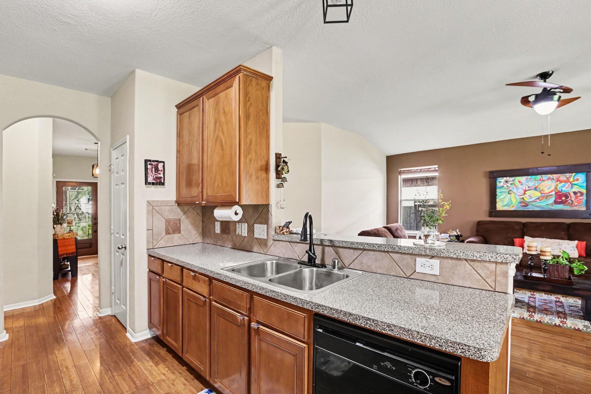 26922 Kingston Glen Lane