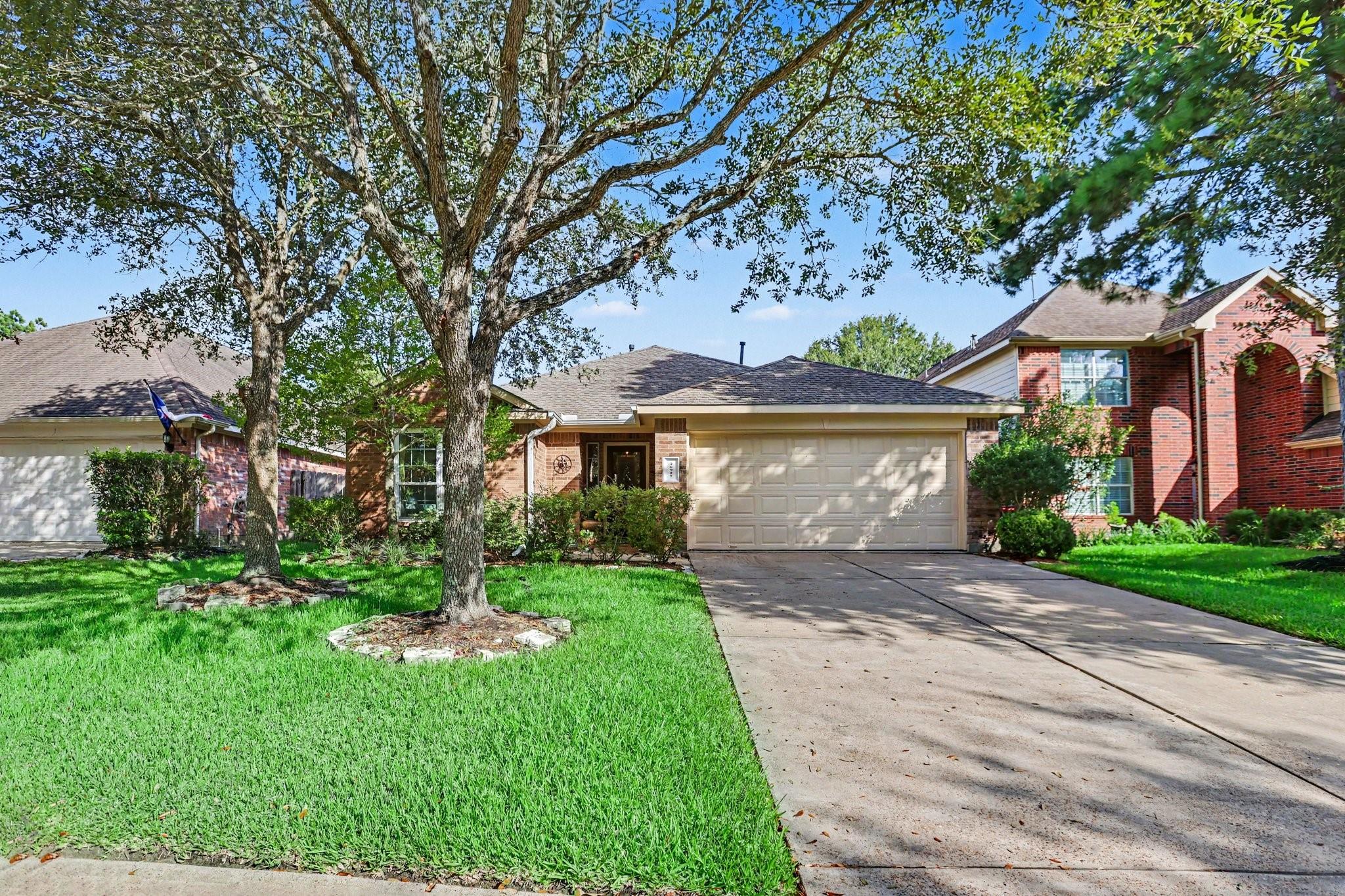 26922 Kingston Glen Lane
