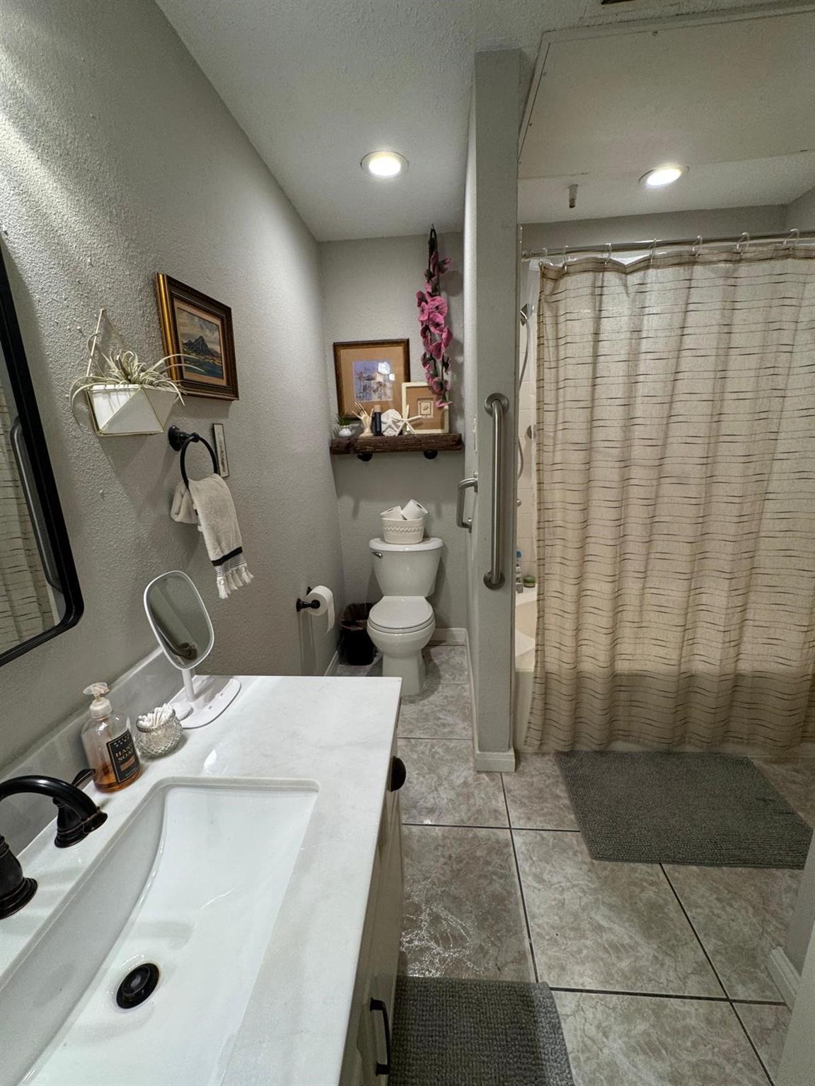 2011 Spenwick Drive # 511
