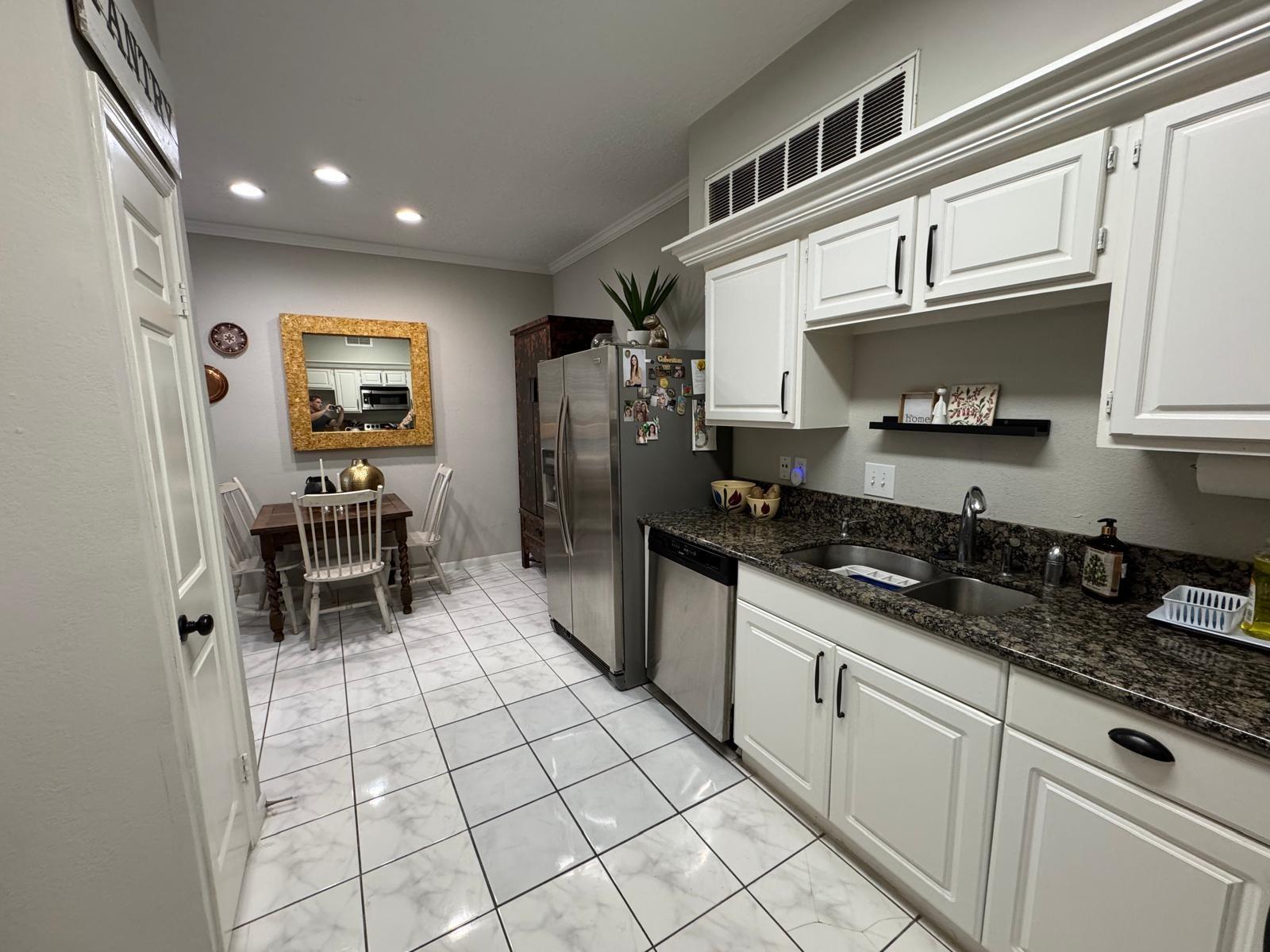 2011 Spenwick Drive # 511