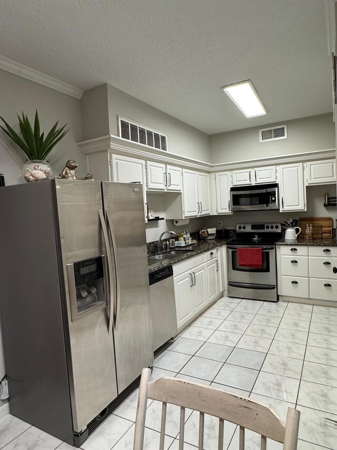 2011 Spenwick Drive # 511
