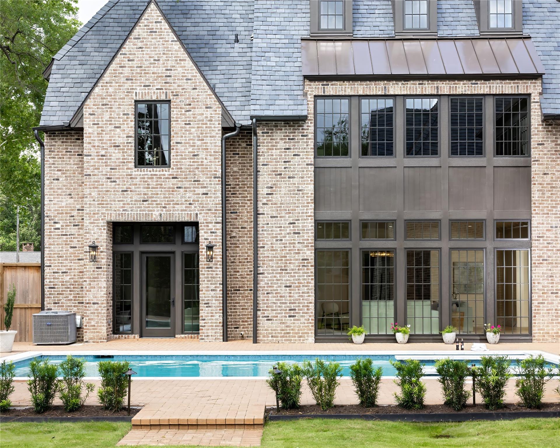 606 Pinehaven Drive