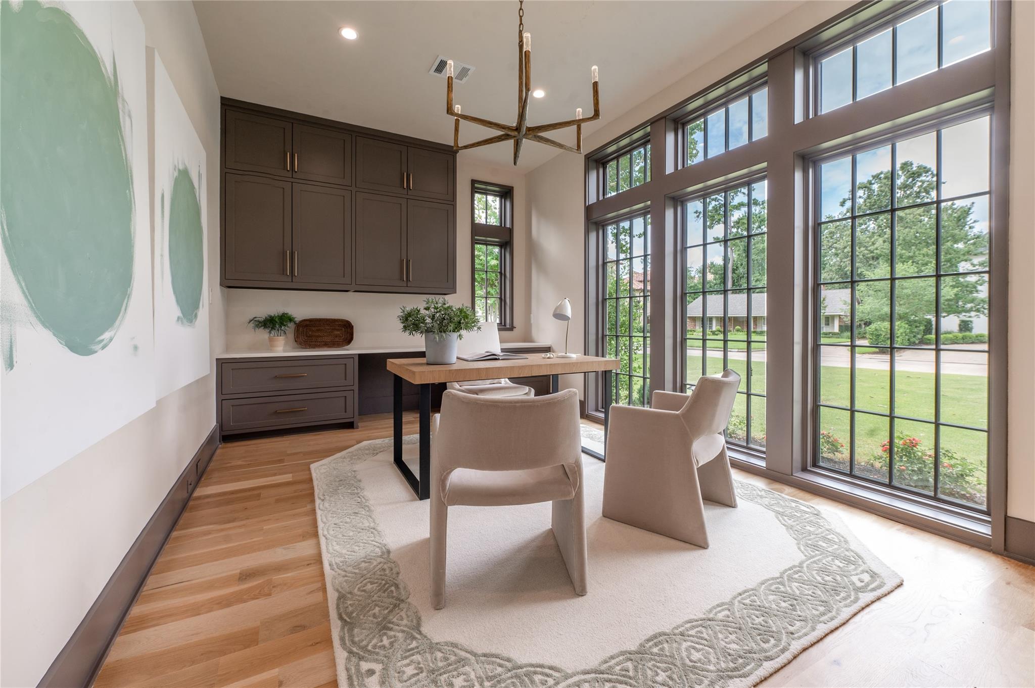 606 Pinehaven Drive