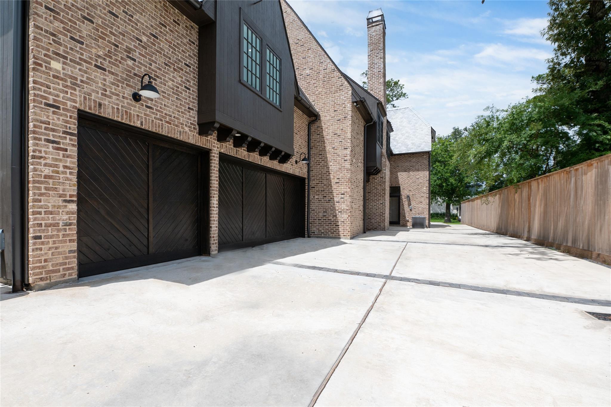 606 Pinehaven Drive