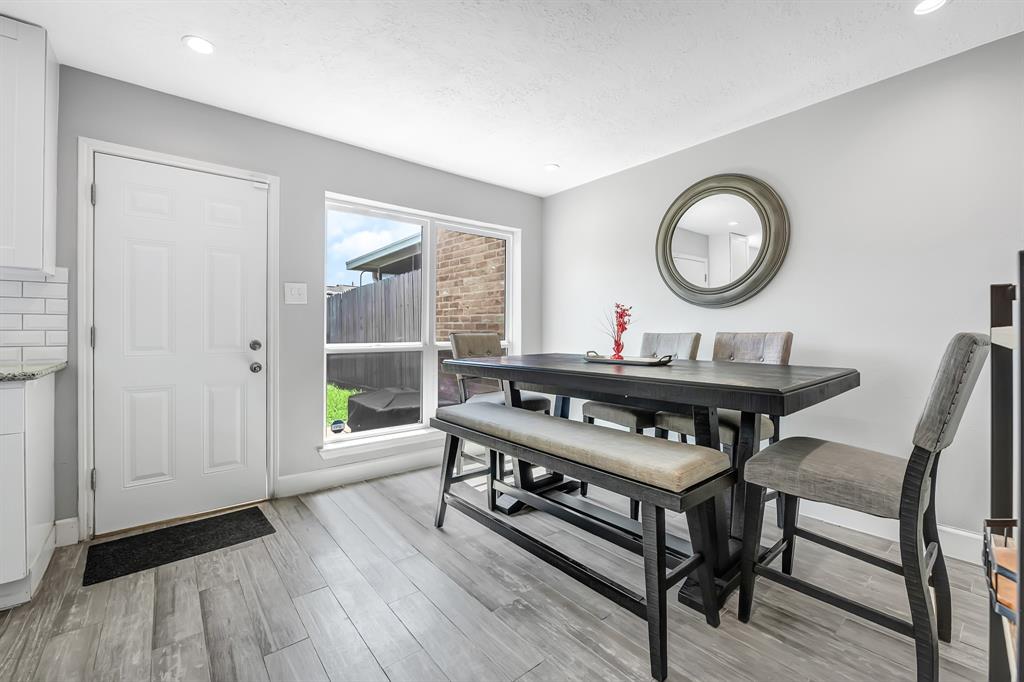 11812 Southlake Drive