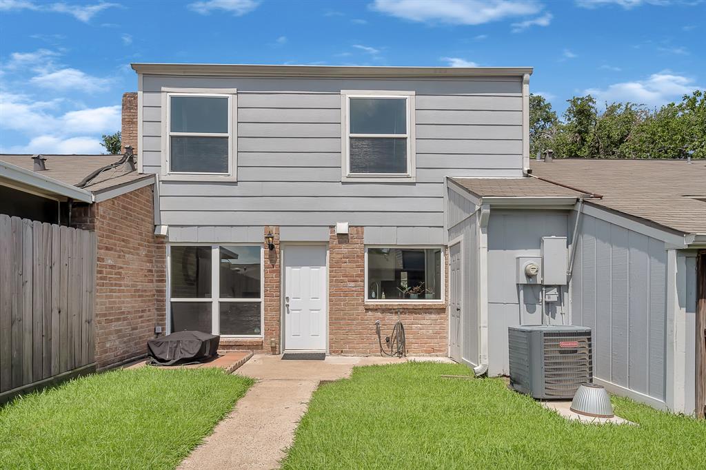 11812 Southlake Drive