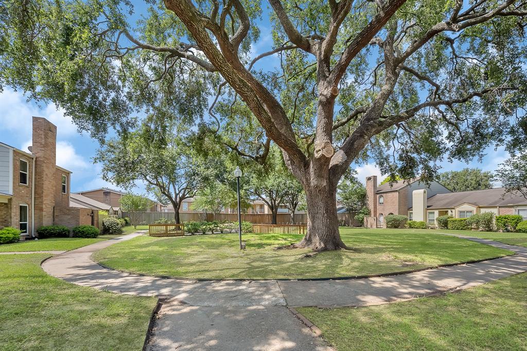 11812 Southlake Drive
