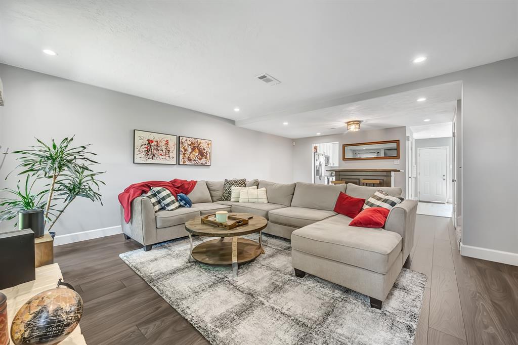 11812 Southlake Drive