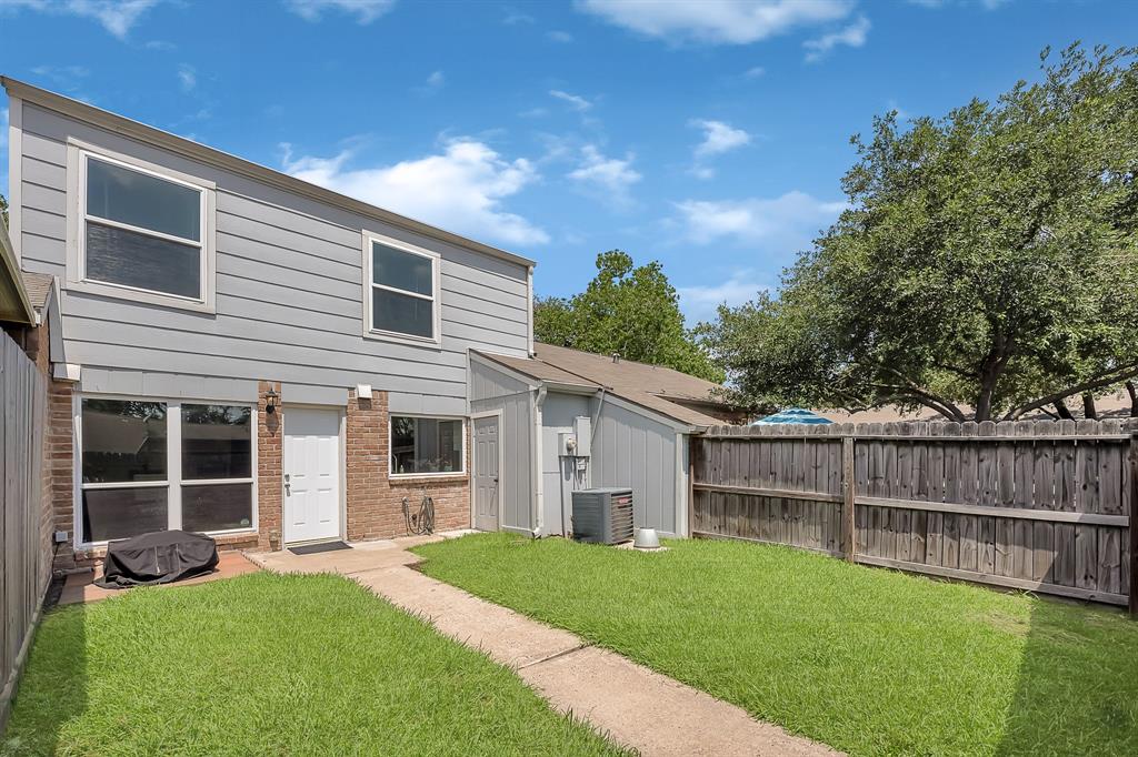 11812 Southlake Drive
