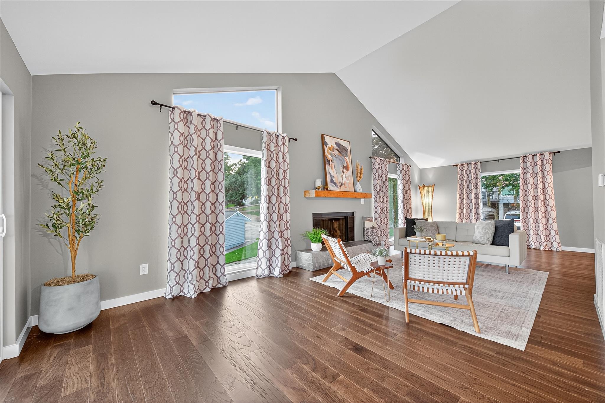 190 Harbour Row Drive, Coldspring