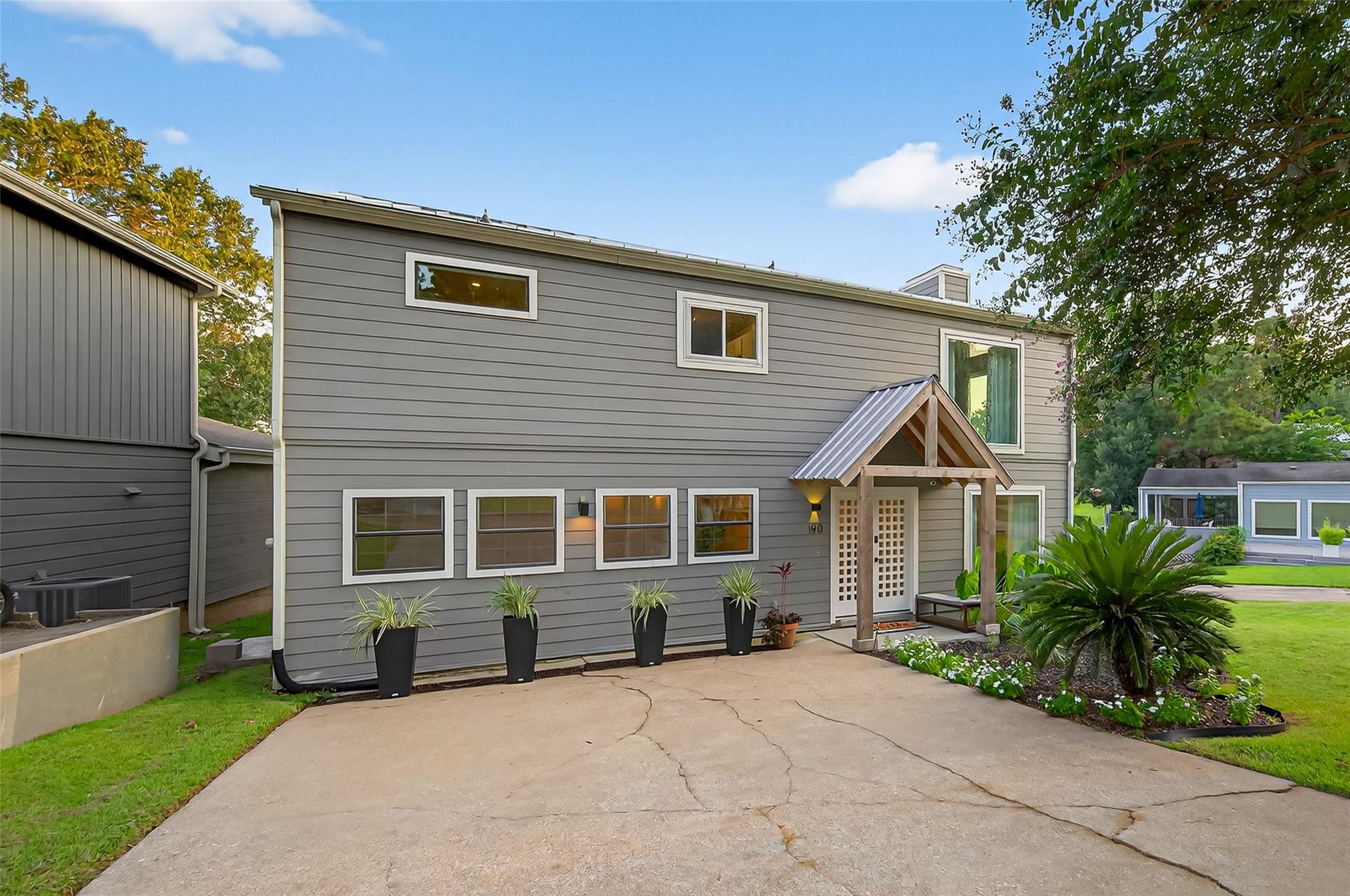 190 Harbour Row Drive, Coldspring