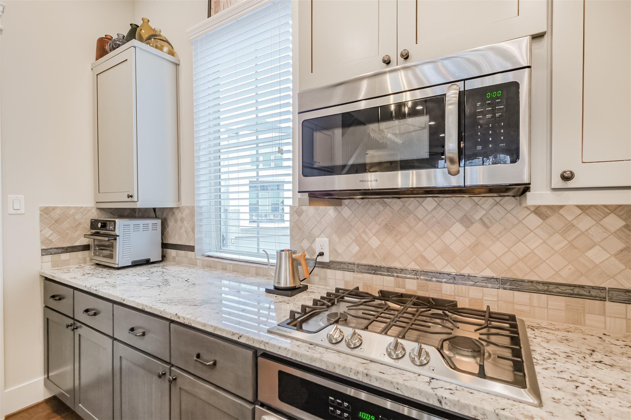 809 Leavenworth Avenue