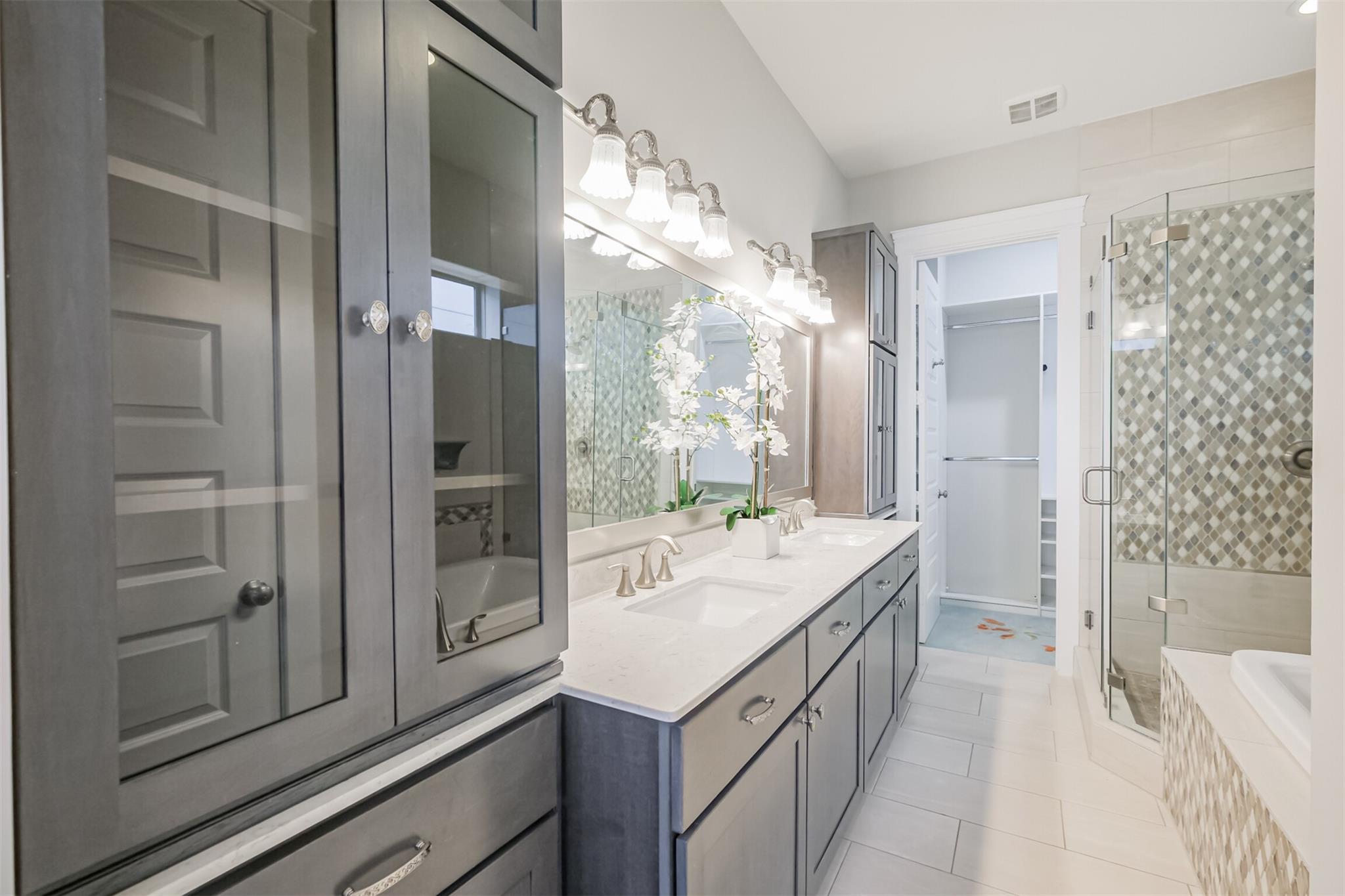 809 Leavenworth Avenue