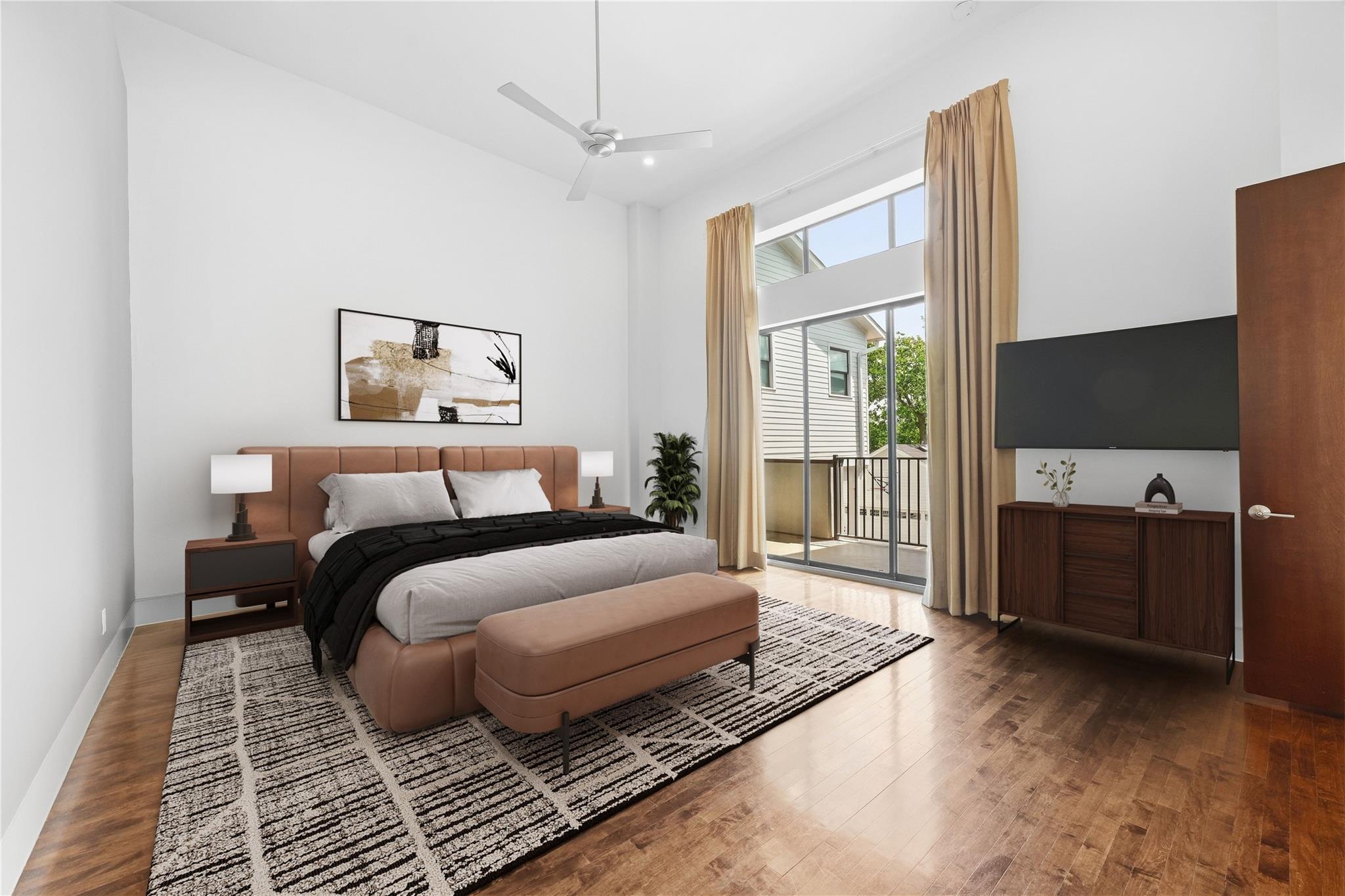 734 E 8th Street