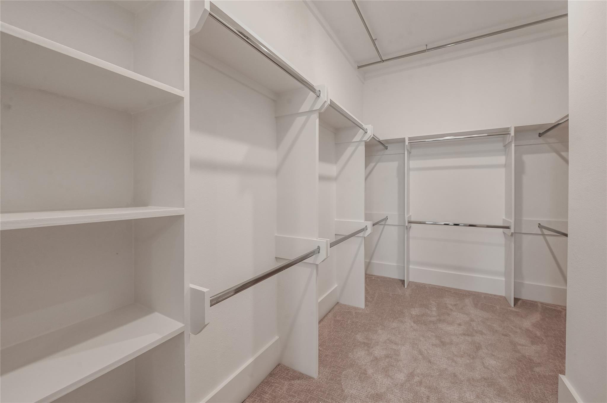 7609 Victory Reserve Street