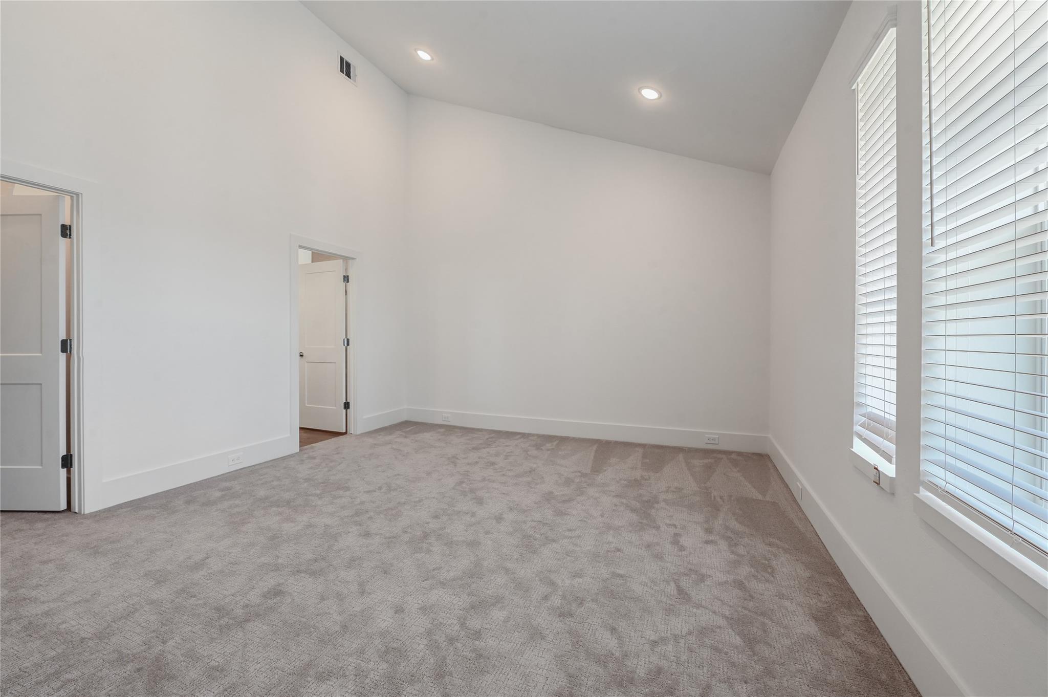 7609 Victory Reserve Street