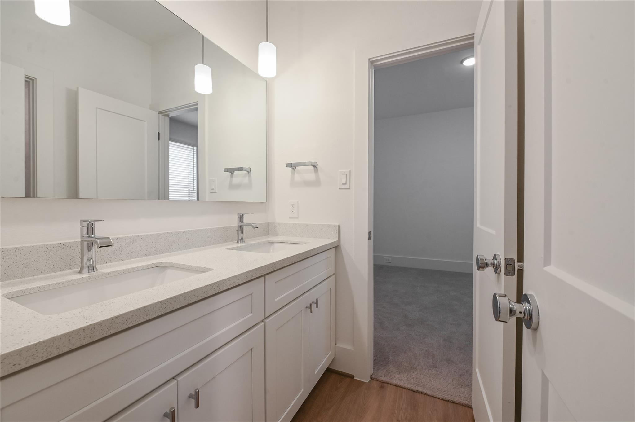 7609 Victory Reserve Street