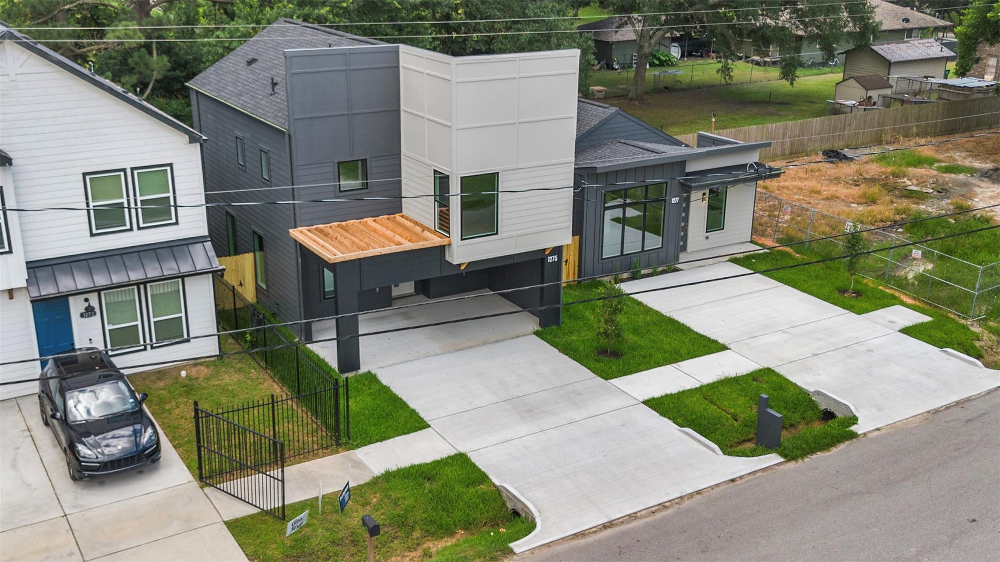 1275 Dewalt Street