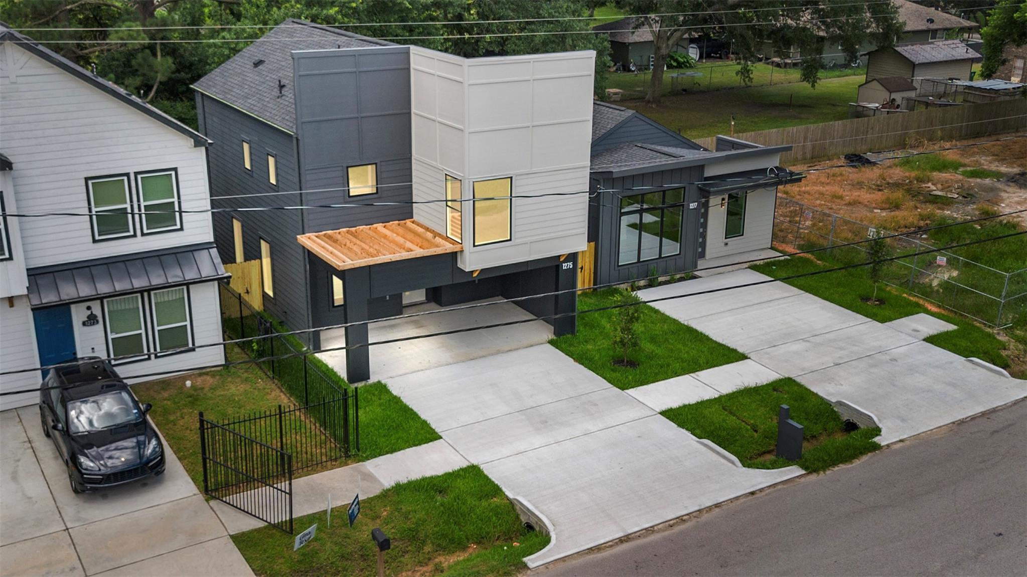 1275 Dewalt Street