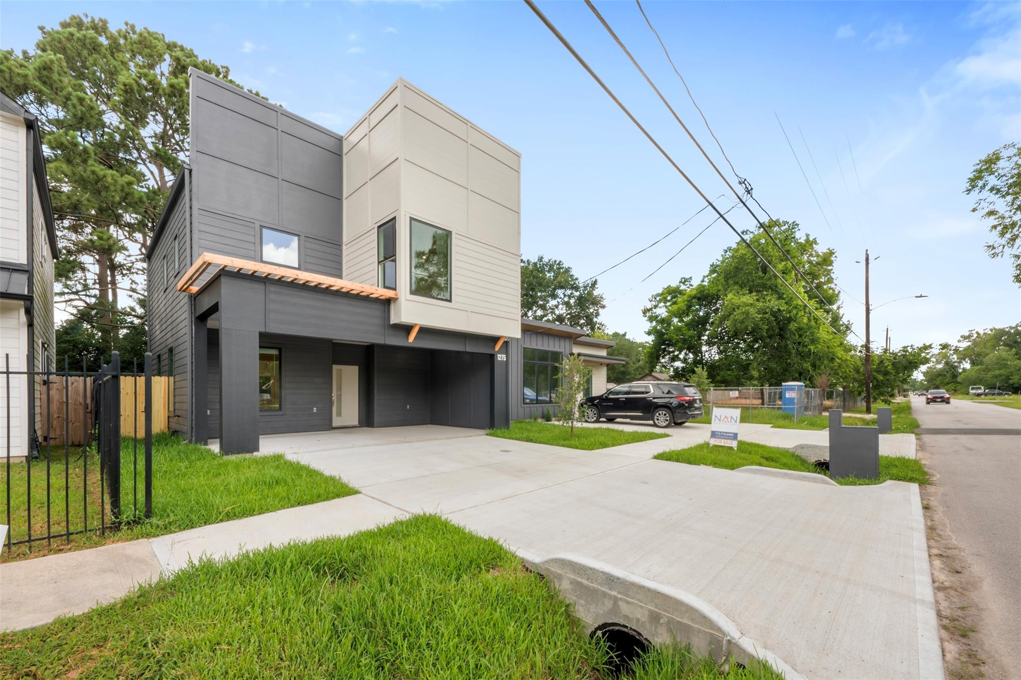 1275 Dewalt Street