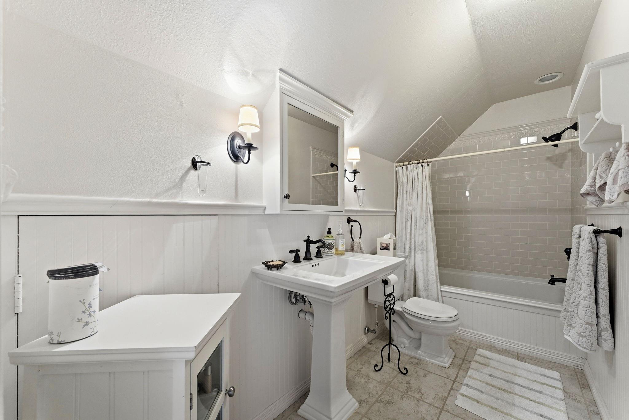 147 N Taylor Point Drive