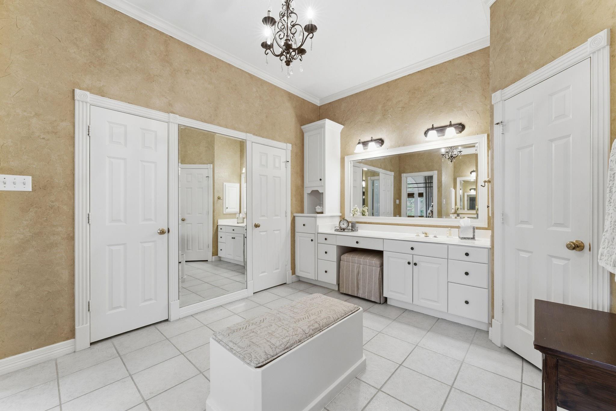 147 N Taylor Point Drive