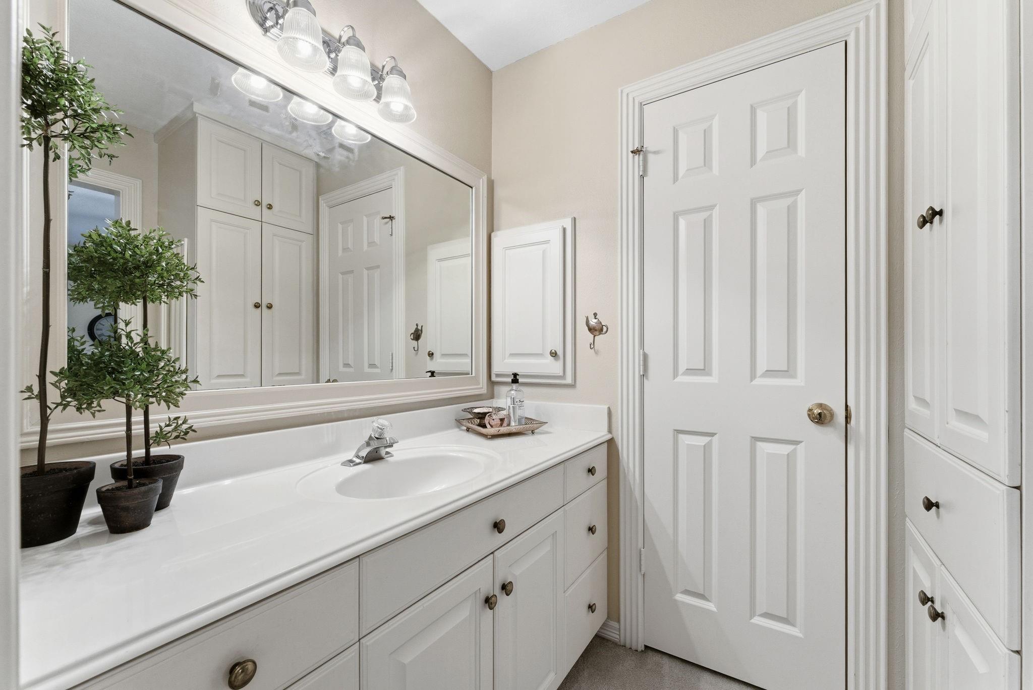 147 N Taylor Point Drive