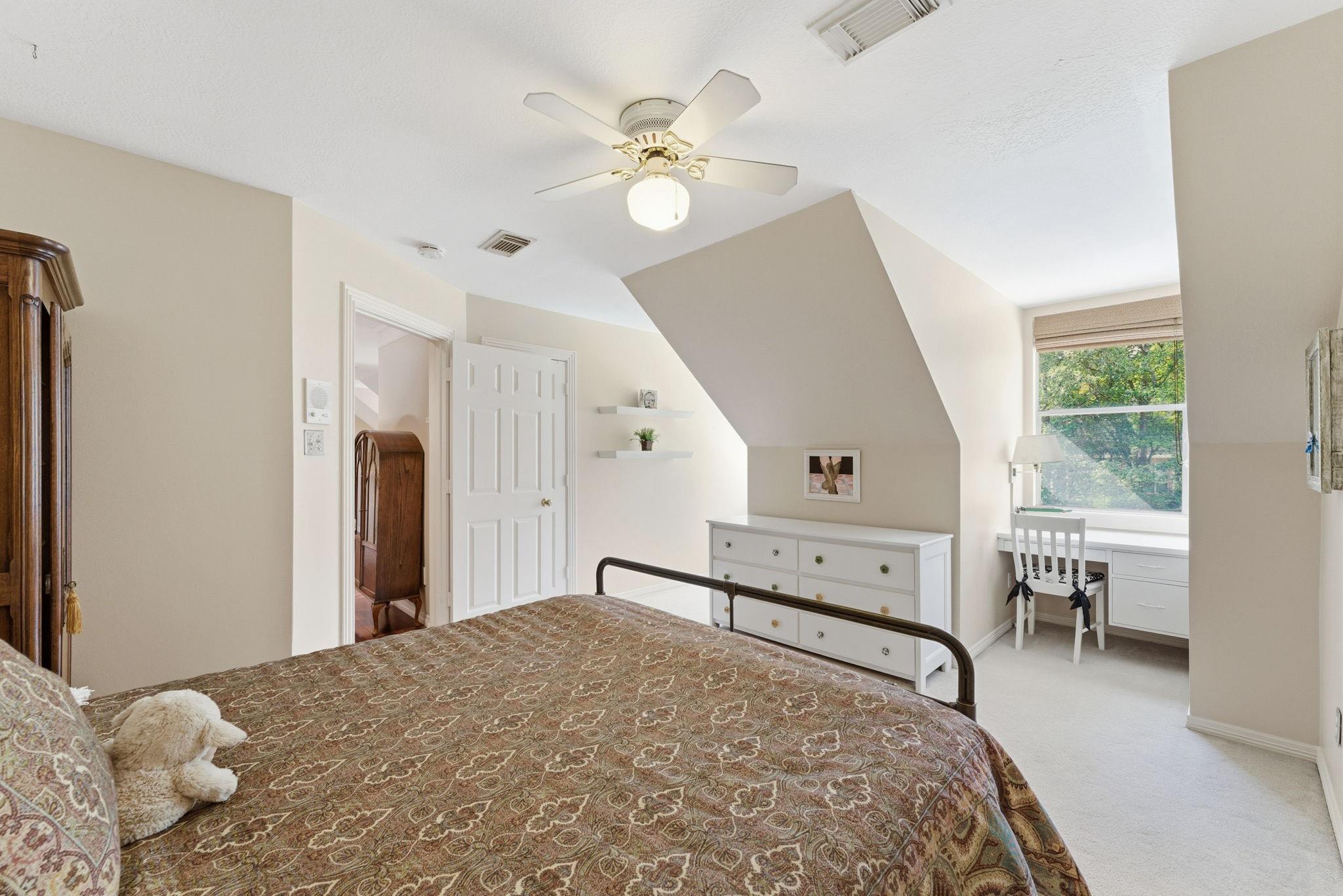 147 N Taylor Point Drive