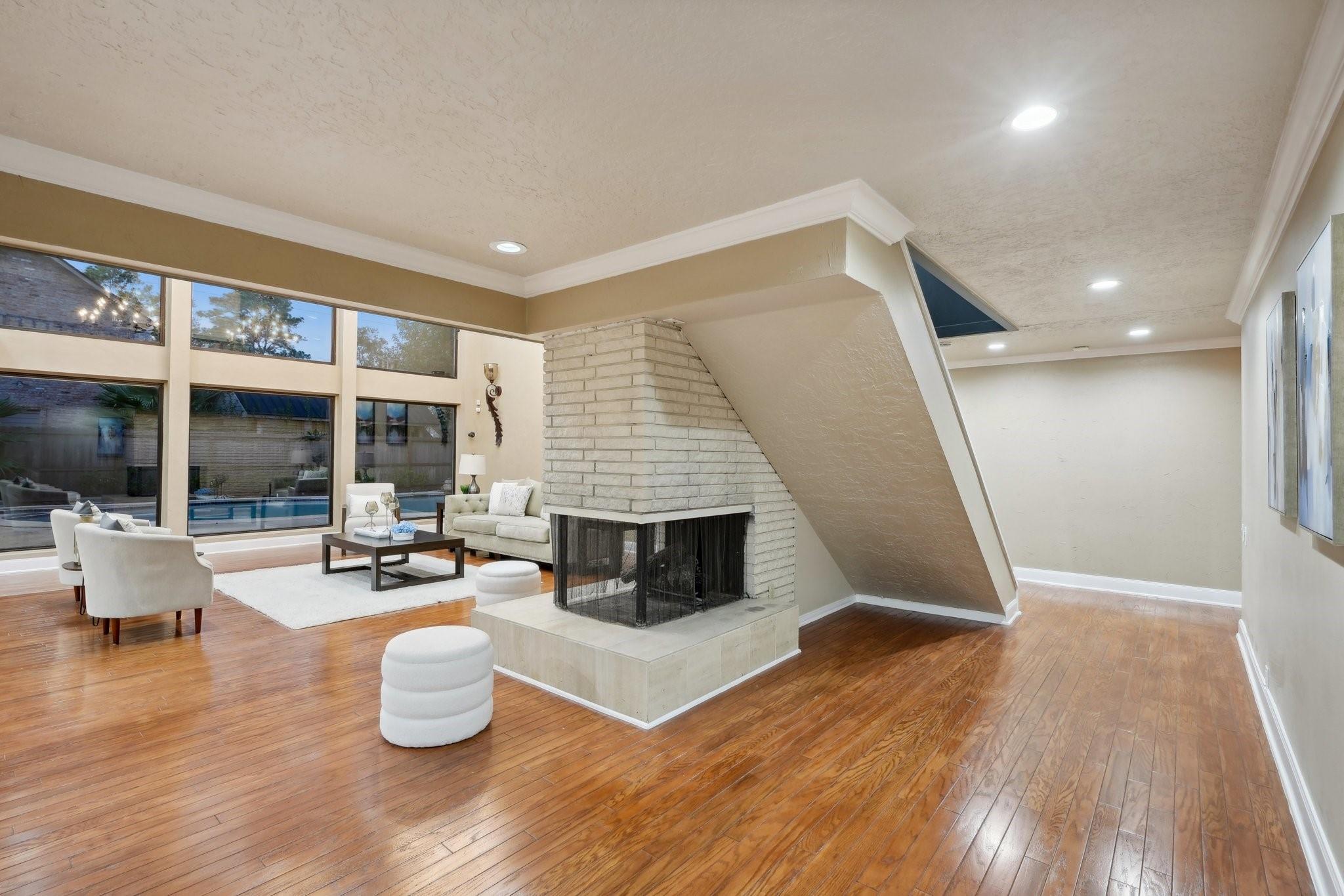 5914 Bermuda Dunes Drive