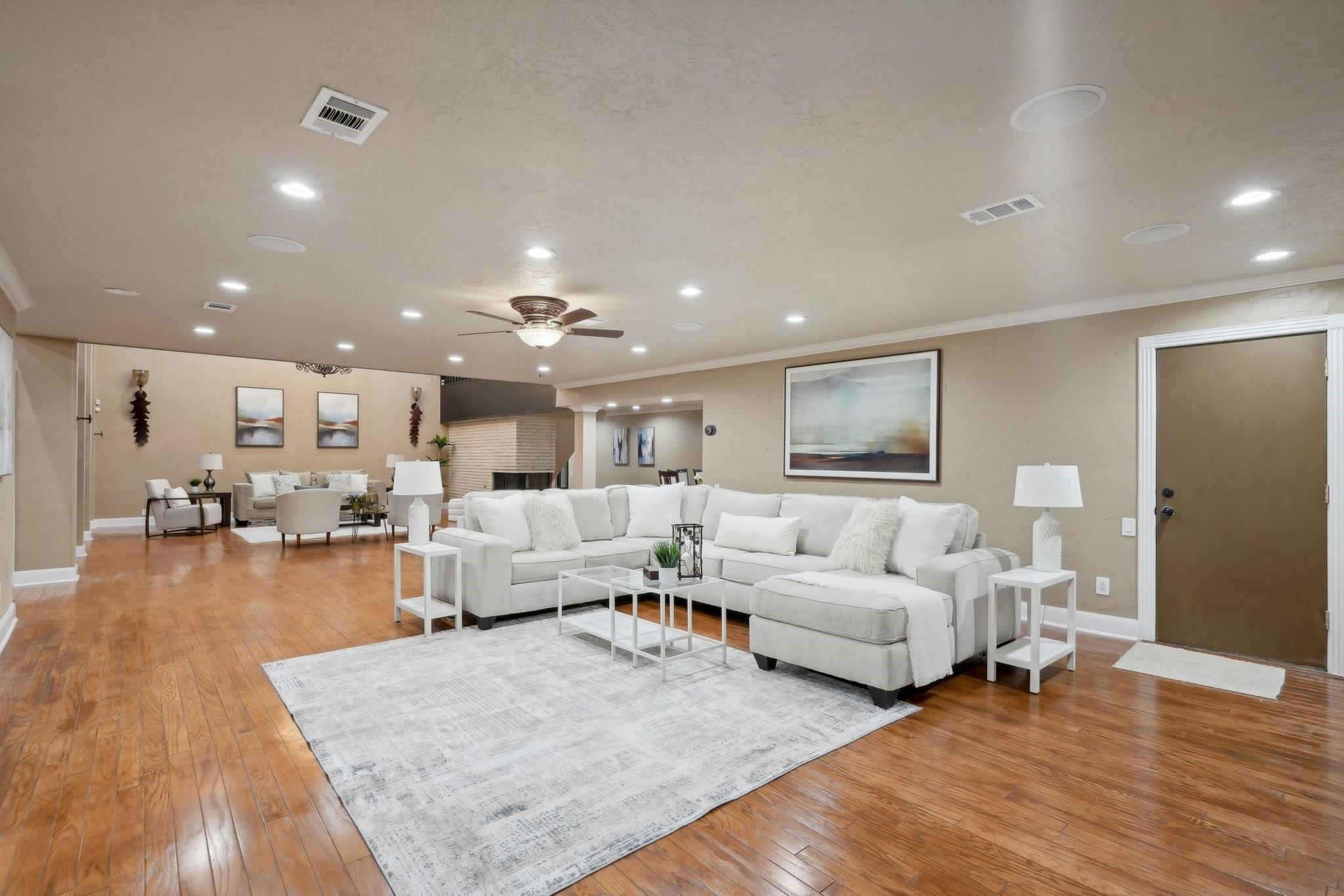 5914 Bermuda Dunes Drive