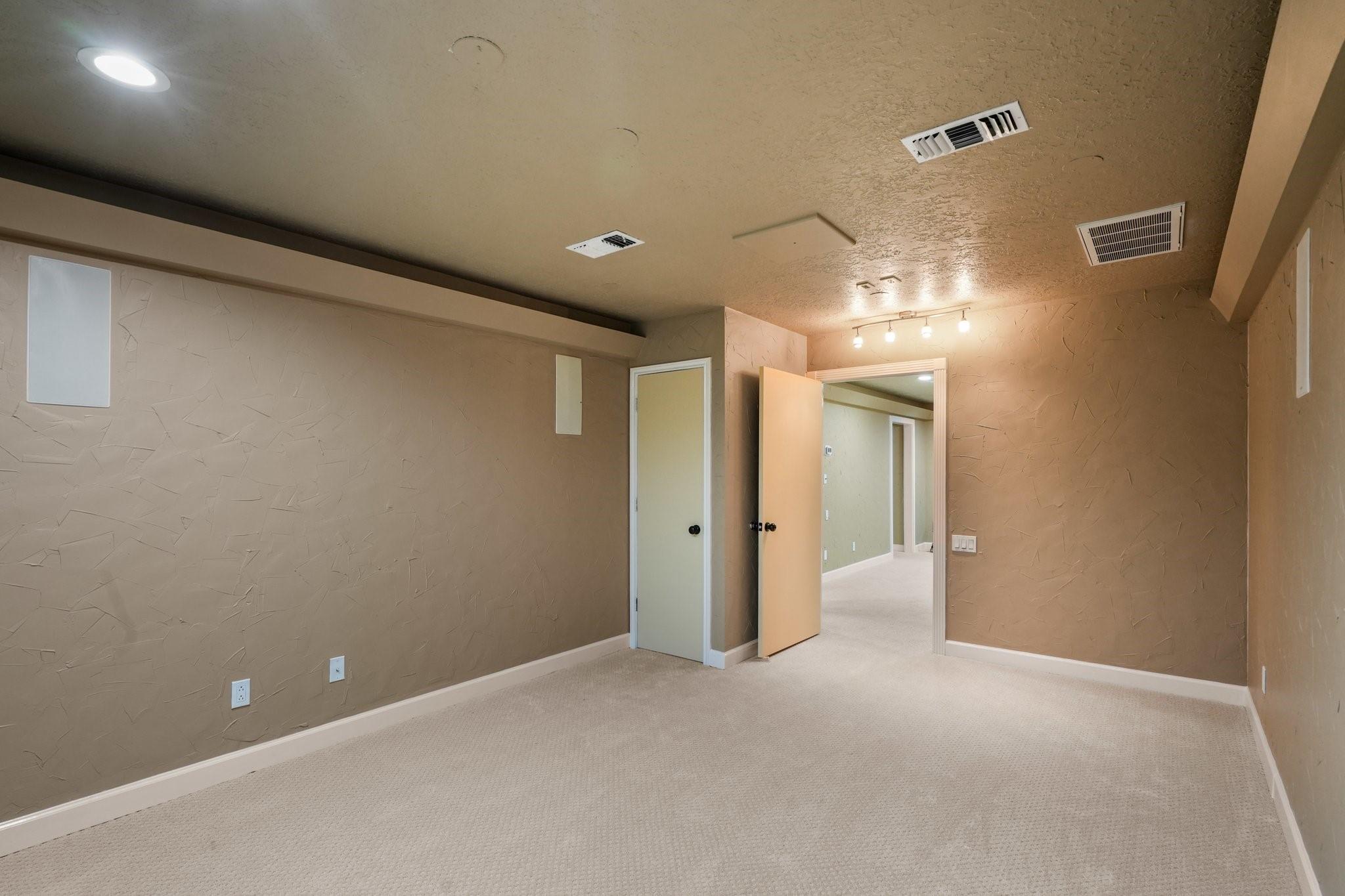 5914 Bermuda Dunes Drive